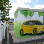 Ladepunkt für kleine gelbe Autos